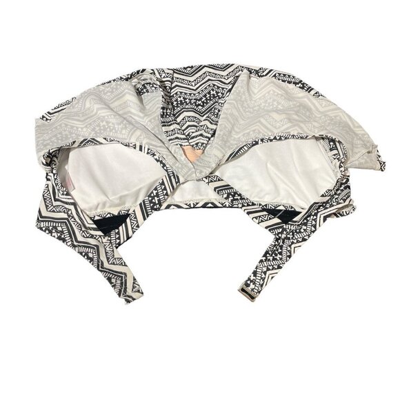 Xhilaration Black & White Bikini XL with Scrunchie Back Top - Picture 3 of 6